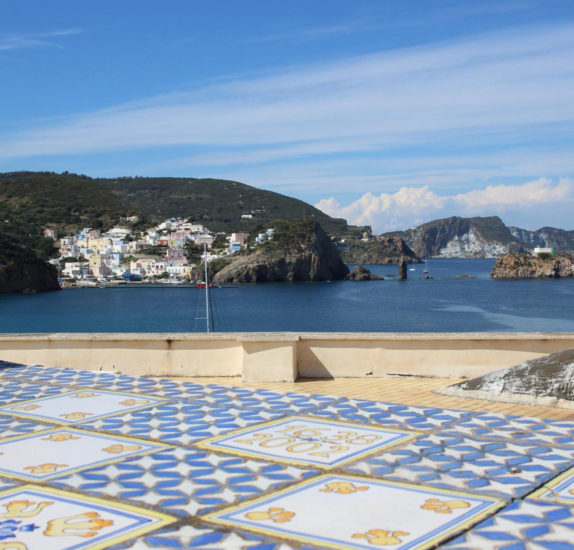 Ferienwohnung La Mansarda Sul Porto Ponza Exterior foto